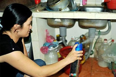 Thuốc diệt côn trùng: Bác sỹ sợ, người dùng thờ ơ