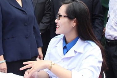 Những bác sĩ Hà Nội tuổi 9X tình nguyện ở lại biên cương