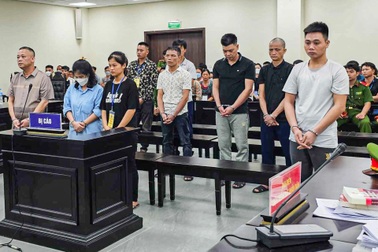 Hai vợ chồng cùng vào tù vì khai thác cát trái phép