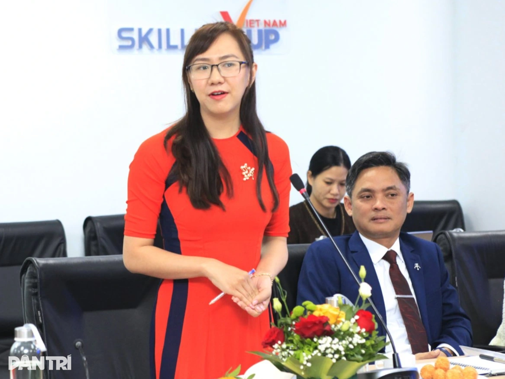 Người thầy phải luôn đứng bằng hoặc thấp hơn trò mới dạy được trò - 4 Người thầy phải luôn đứng bằng hoặc thấp hơn trò mới dạy được trò - 4