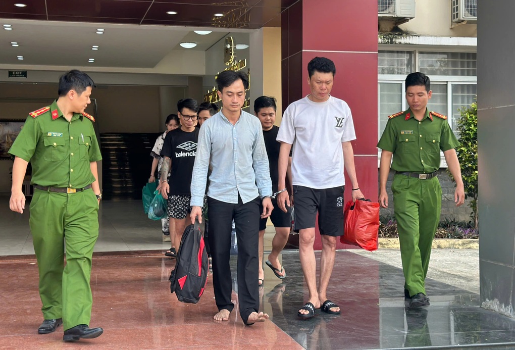 Ngụy trang ma túy trong hộp thức ăn thú cưng để giao dịch liên tỉnh, TPHCM - 2