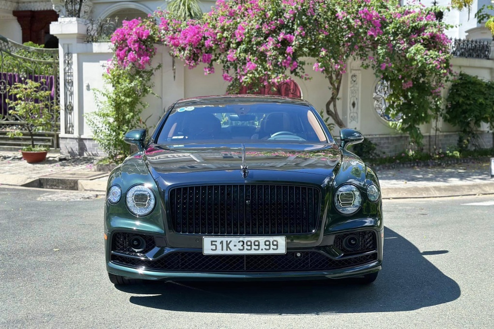 Minh Nhựa bán Bentley Flying Spurt biển tứ quý 9, lỗ khoảng 3 tỷ đồng - 2 Minh Nhựa bán Bentley Flying Spurt biển tứ quý 9, lỗ khoảng 3 tỷ đồng - 2