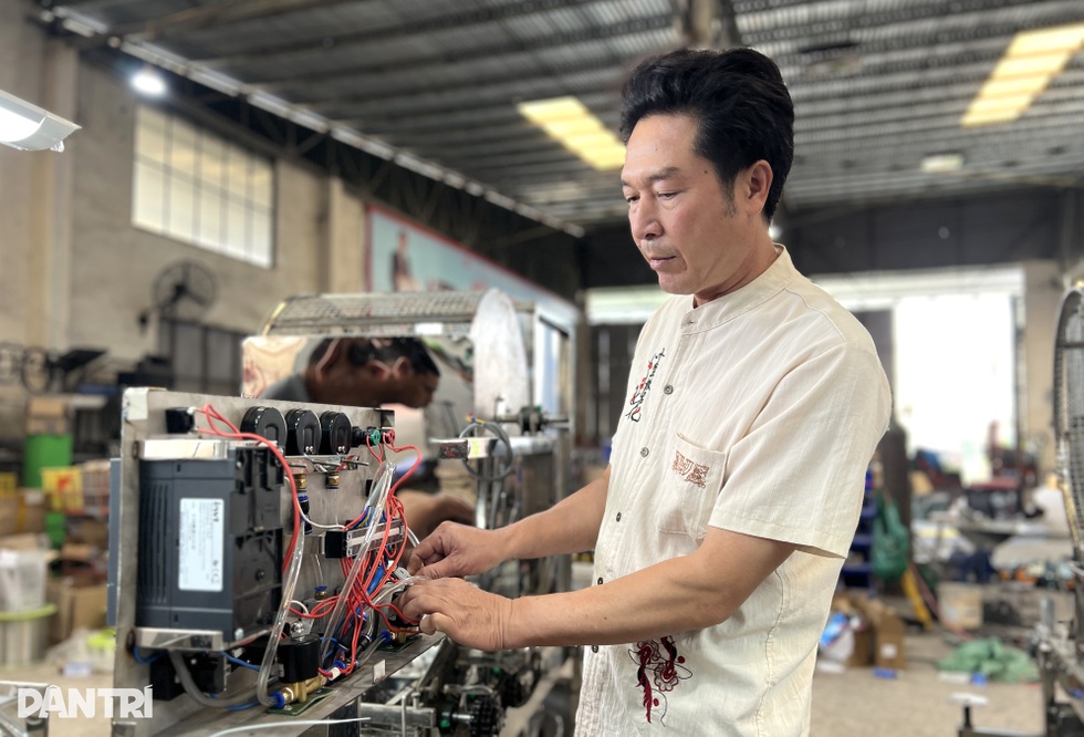 Chưa học hết lớp 8, lão nông ở Lâm Đồng xuất khẩu máy nông nghiệp