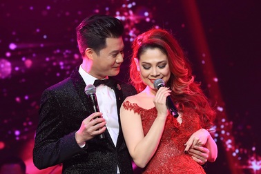 Thanh Thảo tình tứ bên Quang Dũng khi song ca “Vị ngọt đôi môi”