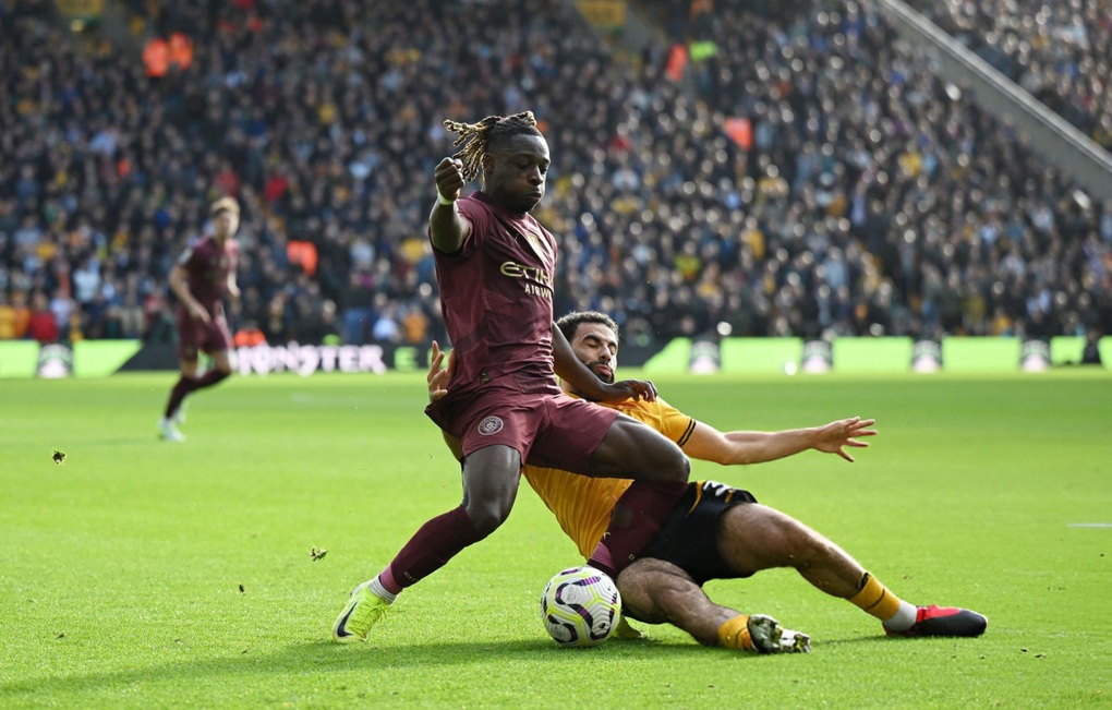 Man City hạ đội bét bảng nhờ bàn thắng ở phút bù giờ - 2 Man City hạ đội bét bảng nhờ bàn thắng ở phút bù giờ - 2