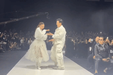 Lan Ngọc - Xuân Tiền nhảy "APT.", mẹ Đỗ Mạnh Cường bất ngờ đi catwalk