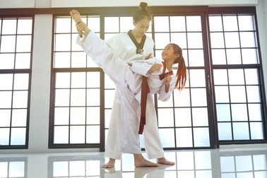 Danisa truyền cảm hứng tôn vinh nghề cao quý nhân ngày Nhà giáo Việt Nam 20/11