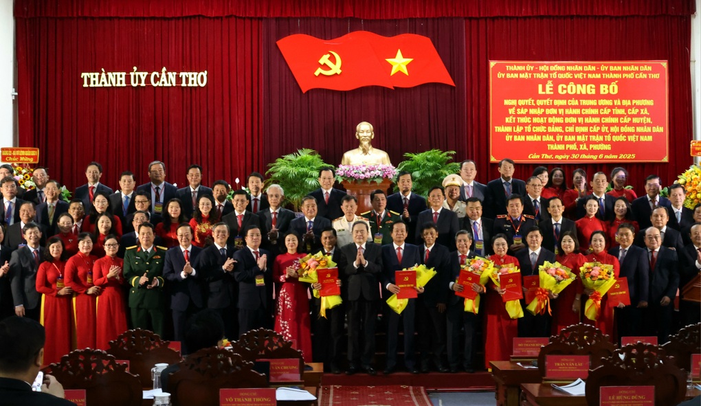 Chủ tịch Quốc hội: Phấn đấu đưa Cần Thơ trở thành thành phố đáng sống - 2 Chủ tịch Quốc hội: Phấn đấu đưa Cần Thơ trở thành thành phố đáng sống - 2
