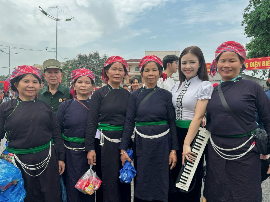 Sao Việt xúc động trong lễ diễu binh mừng chiến thắng Điện Biên Phủ - 2