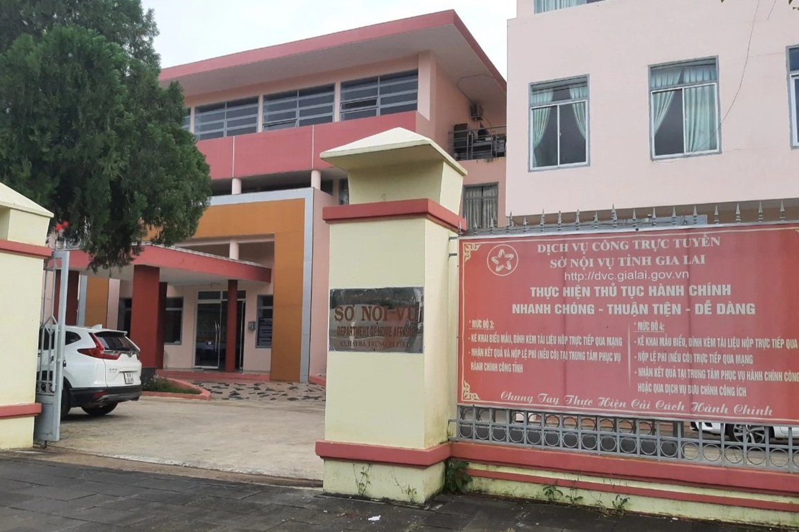 Bắt tạm giam nguyên cán bộ kế toán Sở Nội vụ - 1 Bắt tạm giam nguyên cán bộ kế toán Sở Nội vụ - 1