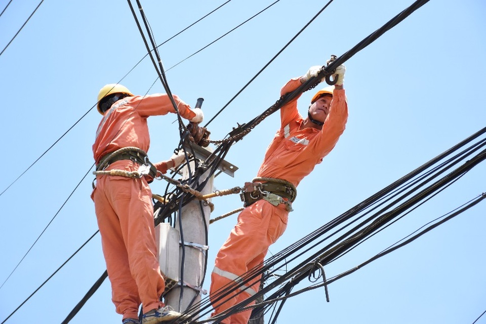 Nhà đèn lý giải nguyên nhân hóa đơn tiền điện tăng cao - 3 Nhà đèn lý giải nguyên nhân hóa đơn tiền điện tăng cao - 3