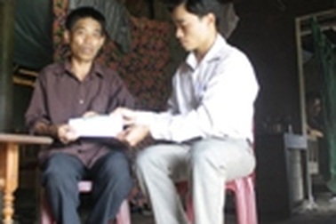 Hà Tĩnh: Chia sẻ thêm với gia đình cùng cực nơi miền sơn cước