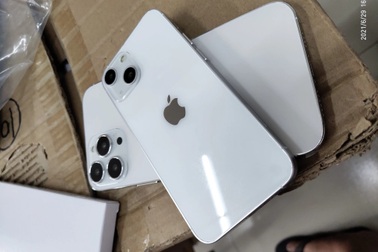 Loạt ảnh mô hình mẫu cho thấy thiết kế hoàn chỉnh của iPhone 13