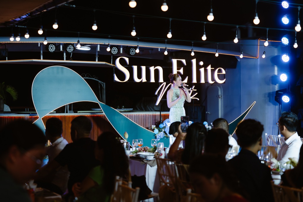 Trải nghiệm chất sống thượng lưu Sun Elite City trên du thuyền - 6 Trải nghiệm chất sống thượng lưu Sun Elite City trên du thuyền - 6
