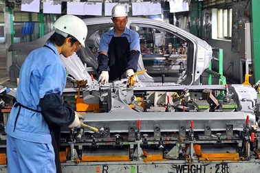 Thị trường ô tô Việt cuối năm: Giảm lắp ráp, tăng nhập xe nguyên chiếc