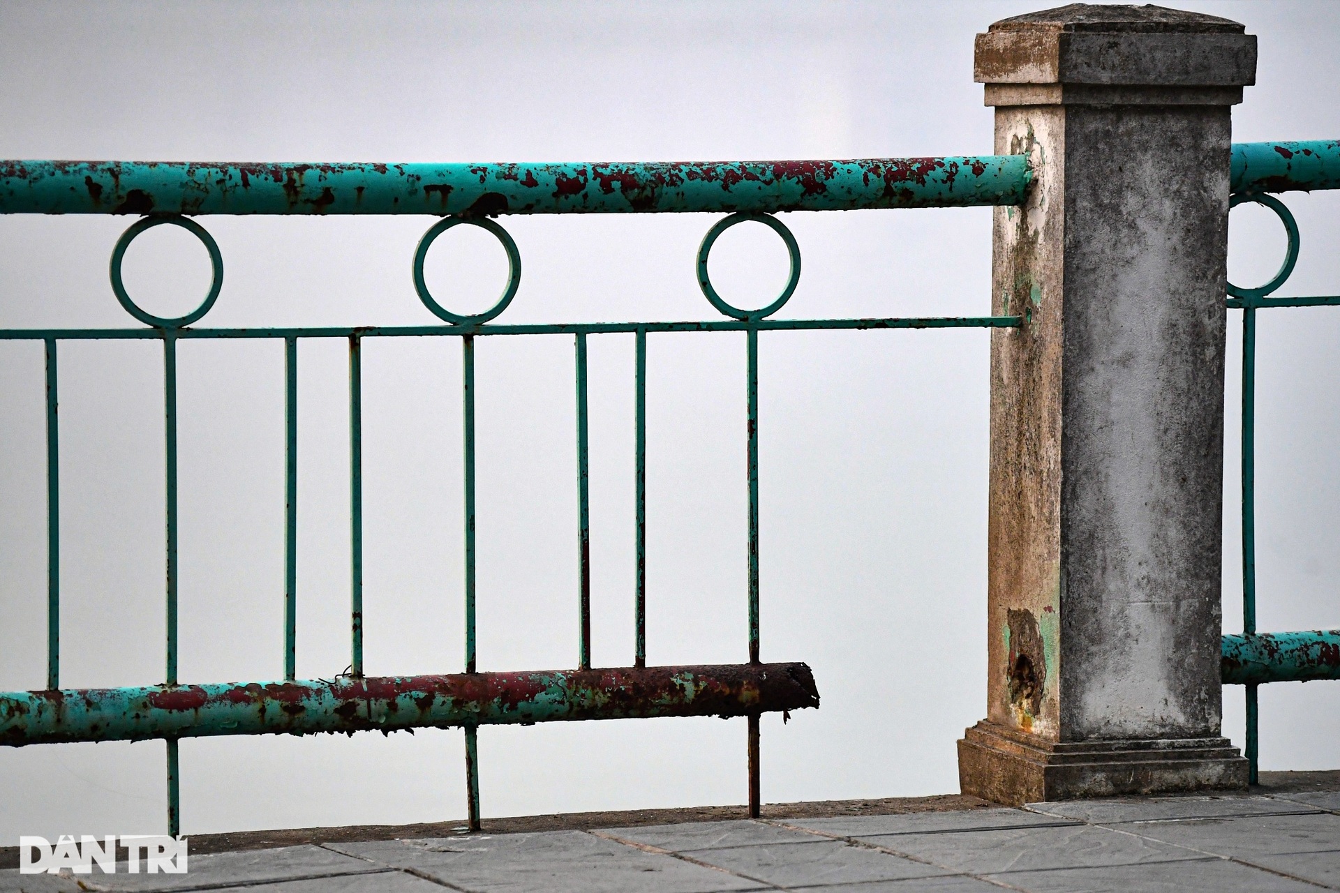 Hà Nội thay mới lan can hồ Tây, góc biểu tượng Khuê Văn Các được giữ nguyên - 8 Hà Nội thay mới lan can hồ Tây, góc biểu tượng Khuê Văn Các được giữ nguyên - 8