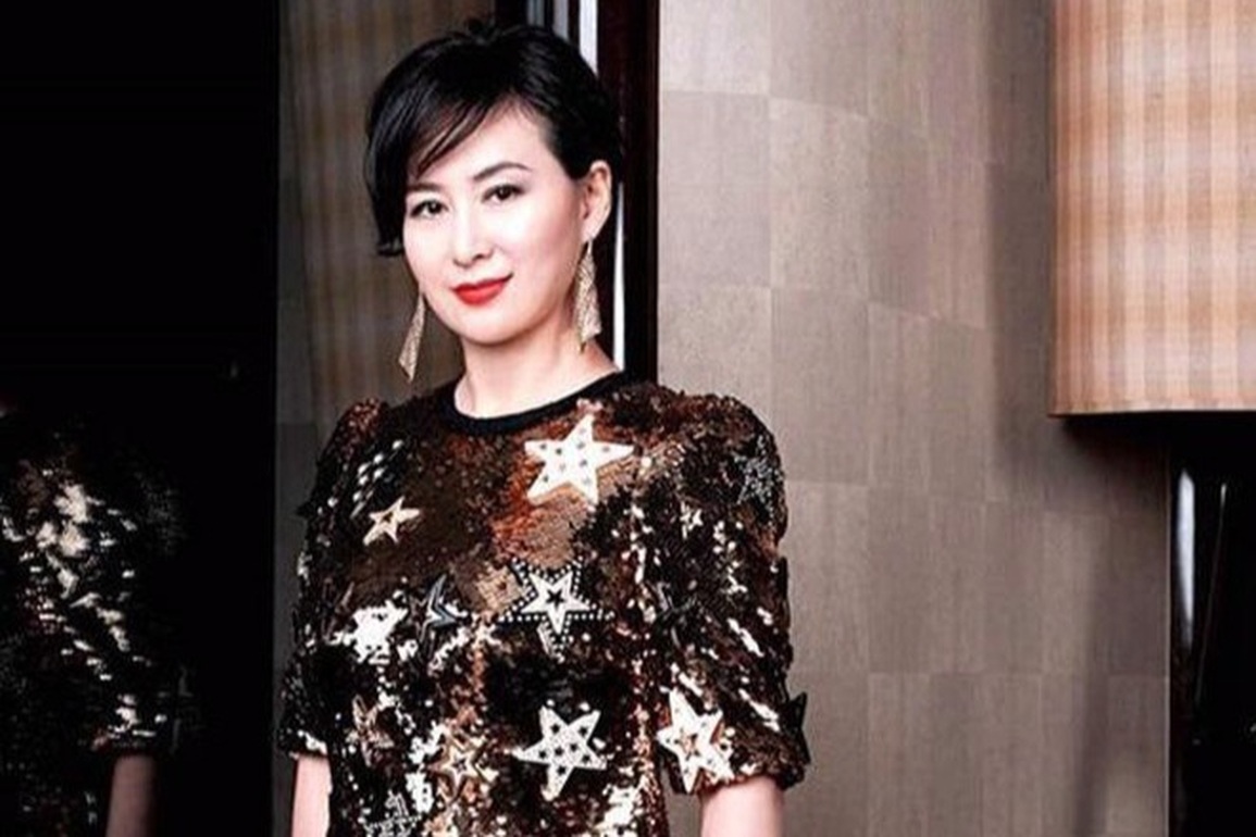 Nữ tỷ phú nhường chồng cho Lý Gia Hân quản lý gia sản 1,4 tỷ USD - 3 Nữ tỷ phú nhường chồng cho Lý Gia Hân quản lý gia sản 1,4 tỷ USD - 3