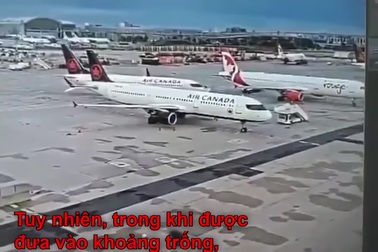 Vụ va chạm máy bay hy hữu ngay tại sân bay