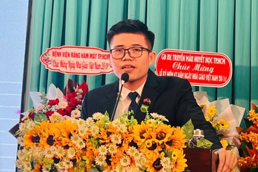 Sinh viên Lào làm thơ tặng giáo viên Việt nhân ngày 20/11