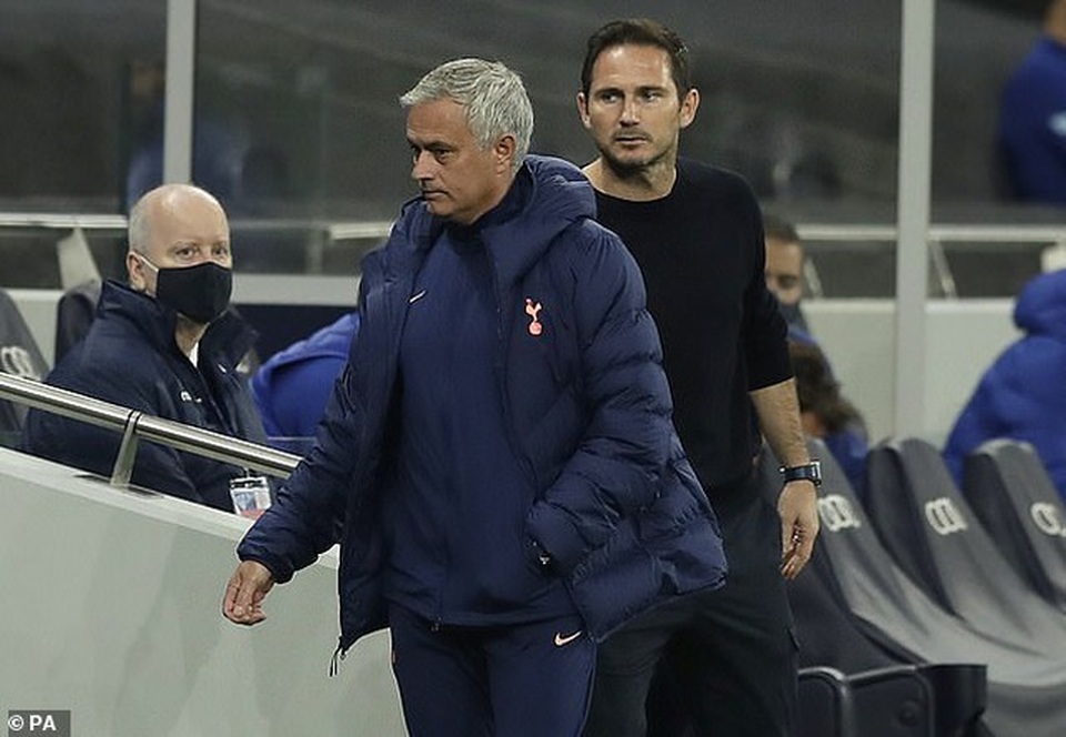 Khẩu chiến dữ dội, hai thầy trò Mourinho và Lampard nói gì? - 2 Khẩu chiến dữ dội, hai thầy trò Mourinho và Lampard nói gì? - 2