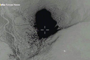 Mỹ sẵn sàng tung siêu bom tấn công Iran