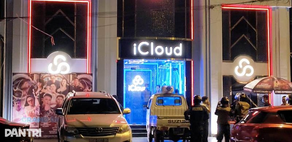Công an Thái Bình bất ngờ kiểm tra quán bar mới khai trương - 1 Công an Thái Bình bất ngờ kiểm tra quán bar mới khai trương - 1