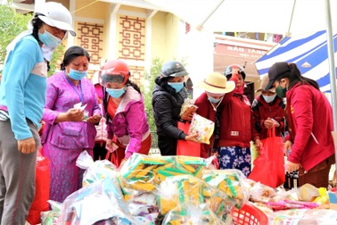 Có hay không người dân Hội An "thiếu đói"?