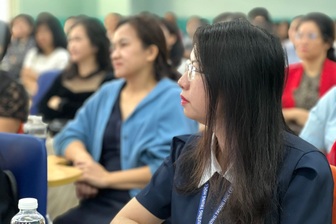 TS nêu quan điểm "nuôi con phải lỳ và diễn" làm phụ huynh ngạc nhiên