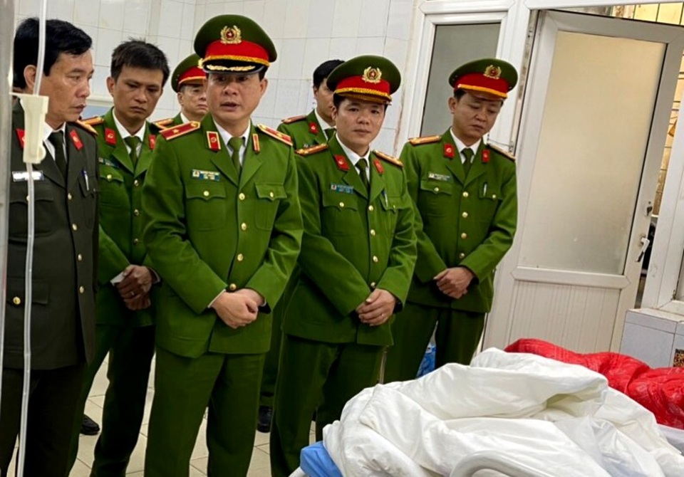 Nhường mặt nạ phòng độc cứu người, 3 chiến sĩ chữa cháy bị thương - 7 Nhường mặt nạ phòng độc cứu người, 3 chiến sĩ chữa cháy bị thương - 7