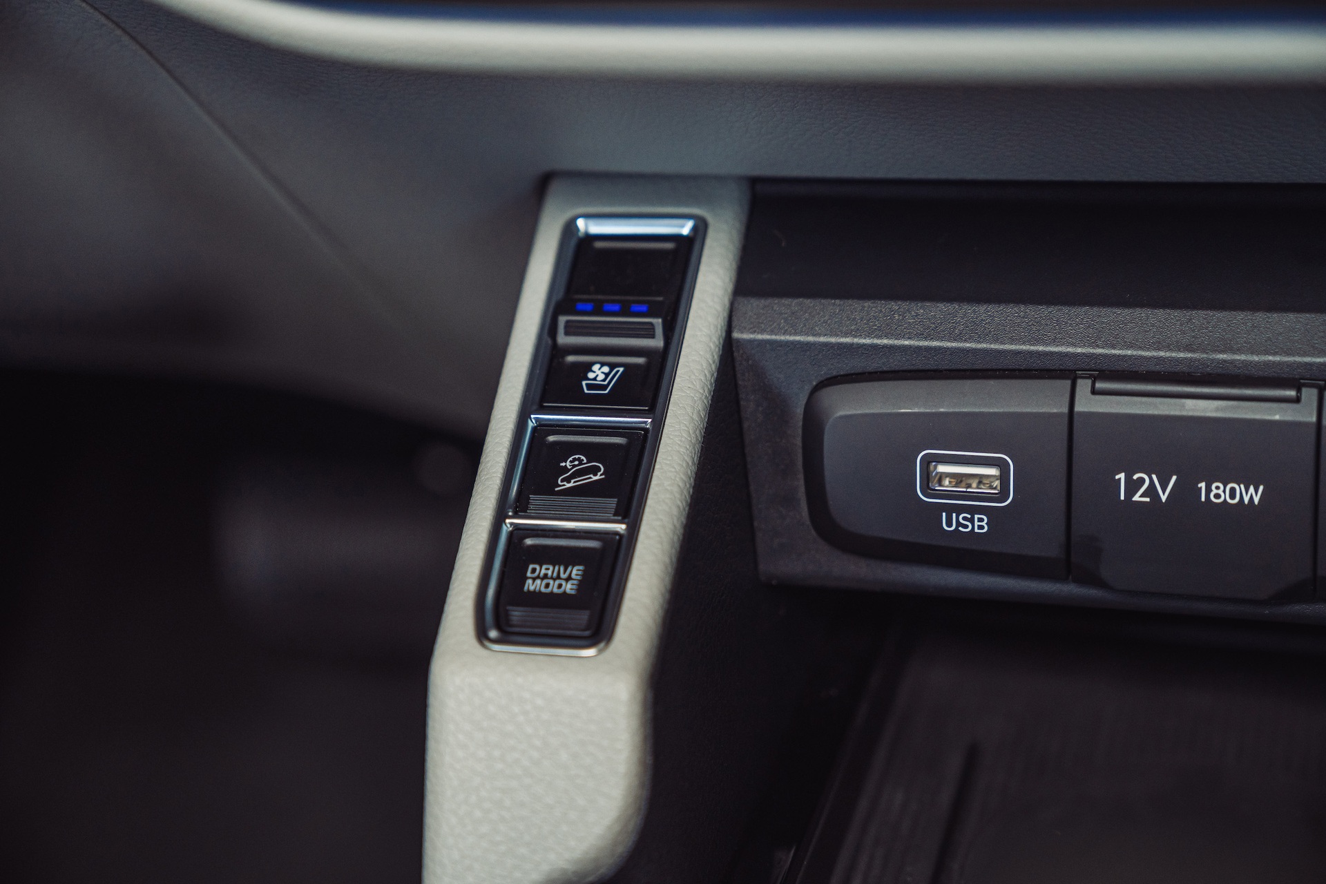 Kia Carens - Mẫu SUV thế hệ mới, hoàn thiện dải sản phẩm SUV của Kia tại Việt Nam - 28 Kia Carens - Mẫu SUV thế hệ mới, hoàn thiện dải sản phẩm SUV của Kia tại Việt Nam - 28