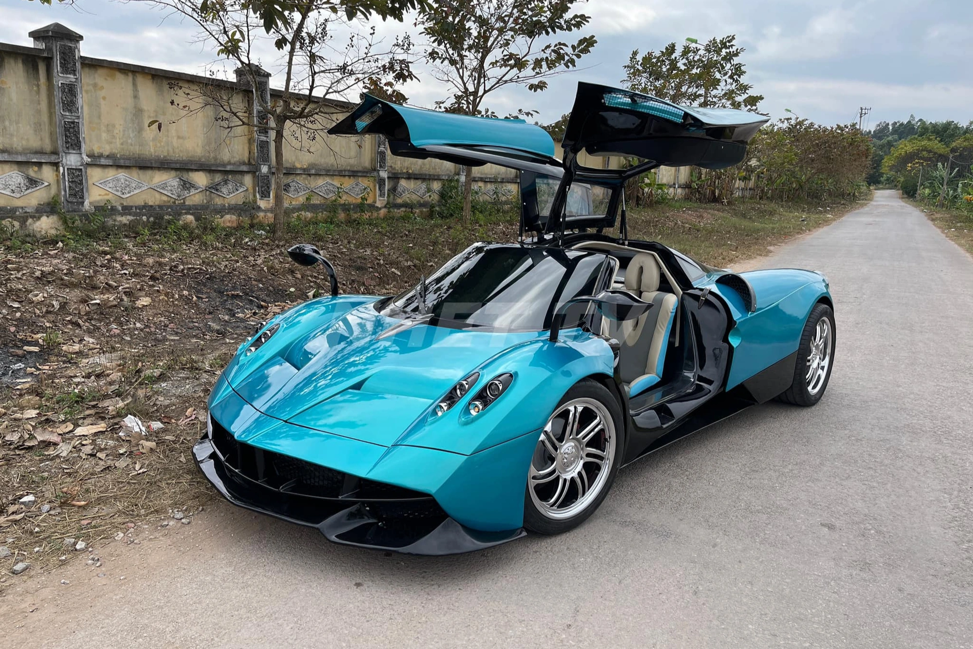 Nhóm thợ Việt dành 500 ngày tự chế siêu xe Pagani Huayra - 3