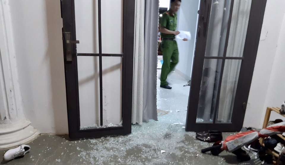 Nhà riêng chủ tịch công ty bất động sản bị đập phá - 2 Nhà riêng chủ tịch công ty bất động sản bị đập phá - 2