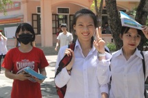 Thí sinh cười tươi rói  kết thúc kỳ thi THPT