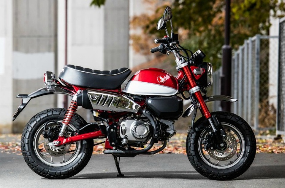 Đẹp lung linh xế khỉ Honda Monkey giữa mùa lá rụng - 5 Đẹp lung linh xế khỉ Honda Monkey giữa mùa lá rụng - 5