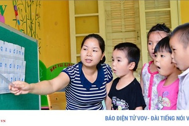 Tăng lương cho giáo viên: Nên tăng cho khu vực, đối tượng nào trước?