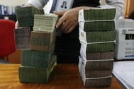 Xử lý dứt điểm các ngân hàng yếu kém trong năm 2013