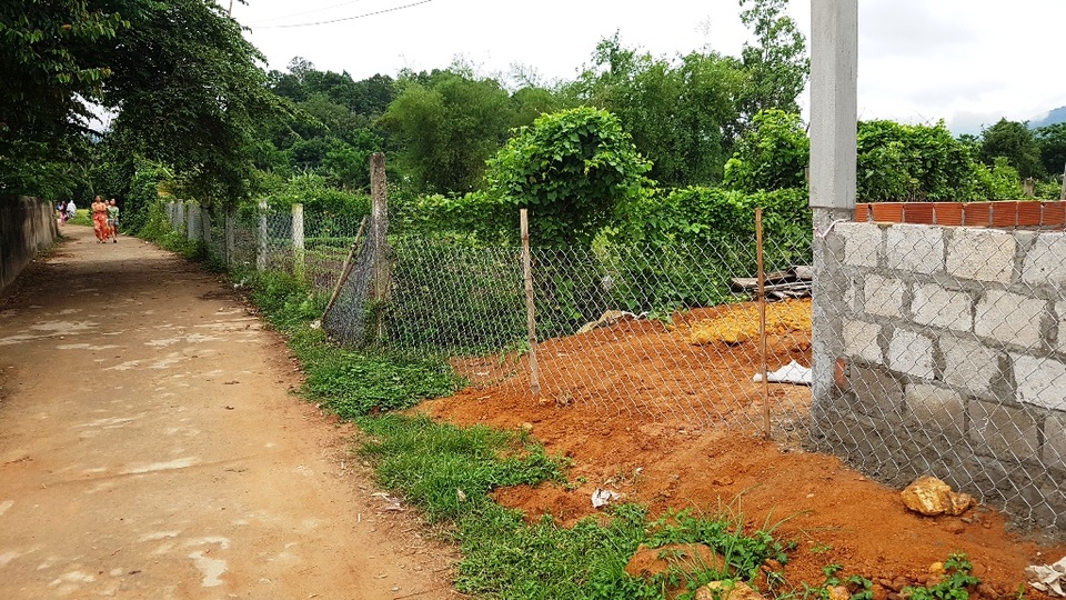 Người dân xây nhà trái phép trên đất thủy sản được chính quyền “tiếp tay”? - 4 Người dân xây nhà trái phép trên đất thủy sản được chính quyền “tiếp tay”? - 4