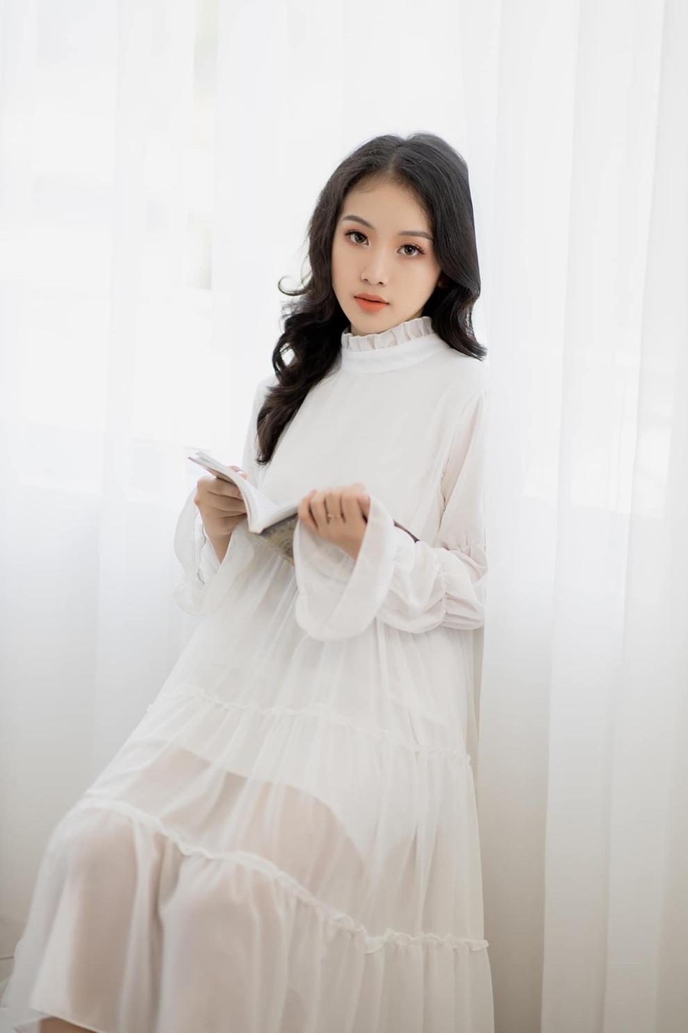 Nữ sinh xứ Huế khiến người khác chao đảo vì xinh đẹp - 4 Nữ sinh xứ Huế khiến người khác chao đảo vì xinh đẹp - 4