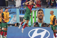 Ronaldo đi vào lịch sử trong ngày Bồ Đào Nha thắng Ghana