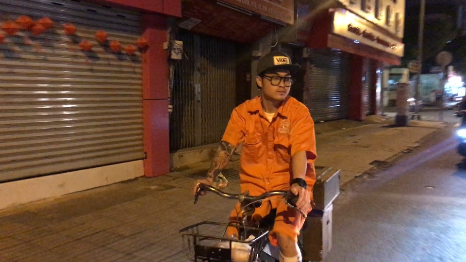 Chàng trai 9x chuyên cắt tóc miễn phí cho người vô gia cư - 7 Chàng trai 9x chuyên cắt tóc miễn phí cho người vô gia cư - 7
