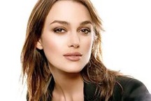 Người đẹp Anh quốc kể chuyện bị fan chặn đường “dằn mặt”