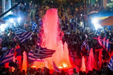 Trên "tầu tốc hành" rời Eurozone, Hy Lạp xích gần Nga?