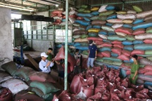 Cận cảnh quy trình sản xuất “cà phê” bằng bột đá và pin