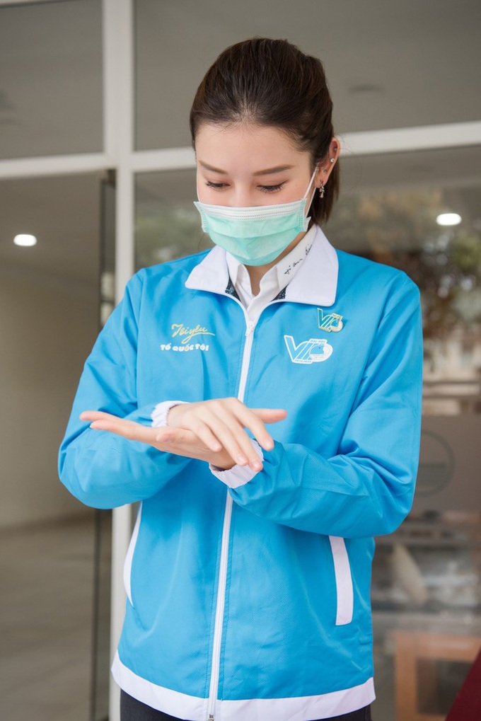 Á hậu Huyền My tặng suất ăn tiếp sức chống dịch COVID-19 - Ảnh 6. Á hậu Huyền My tặng suất ăn tiếp sức chống dịch COVID-19 - Ảnh 6.
