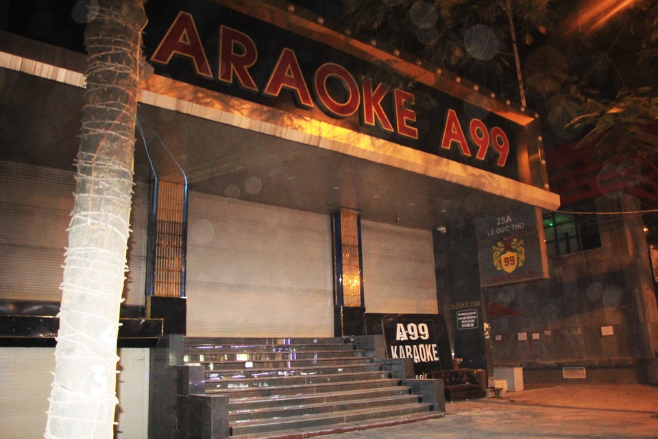 Phố karaoke Hà Nội im lìm, vắng lặng - 13 Phố karaoke Hà Nội im lìm, vắng lặng - 13