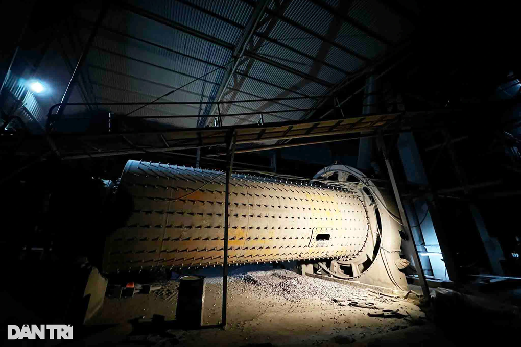 7 công nhân chết ở Yên Bái: Một người dùng cán chổi chọc rơle làm máy chạy  | Báo Dân trí