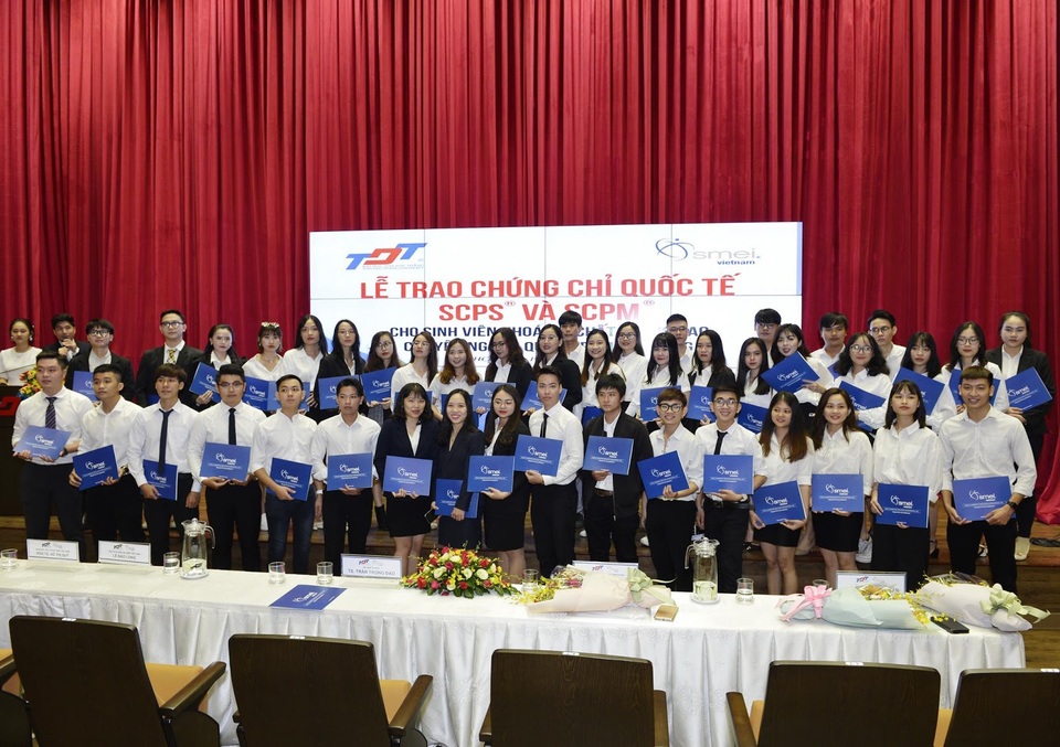 SMEI Việt Nam trao chứng chỉ cho sinh viên Đại học Tôn Đức Thắng - 5 SMEI Việt Nam trao chứng chỉ cho sinh viên Đại học Tôn Đức Thắng - 5