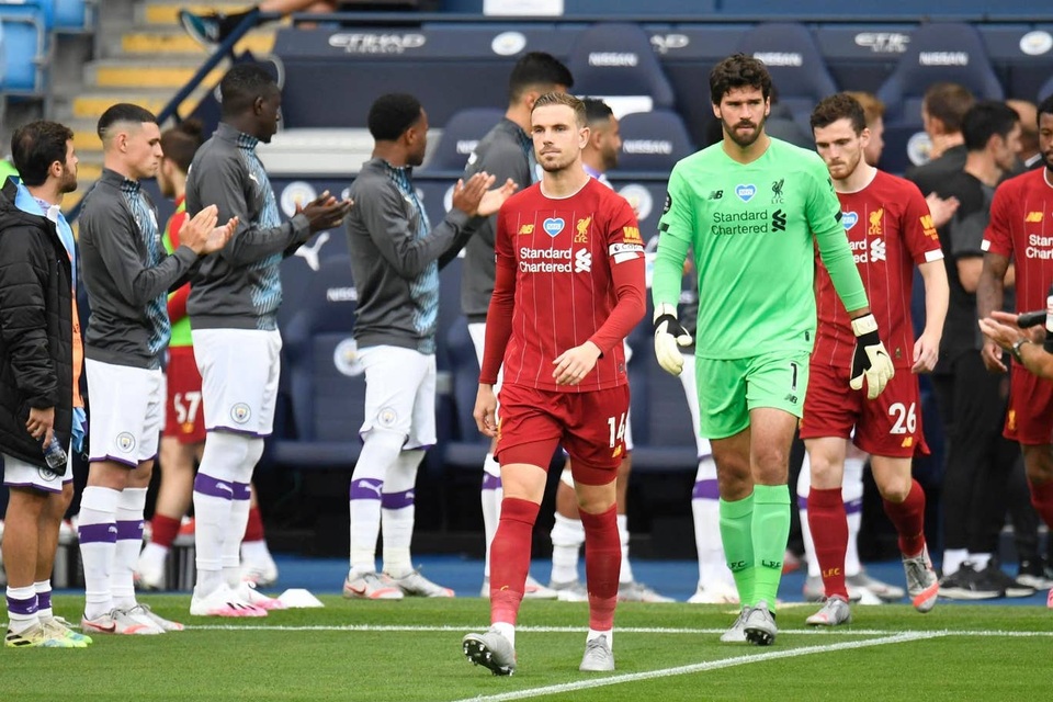 Những khoảnh khắc thất bại đắng chát của Liverpool trước Man City - 2