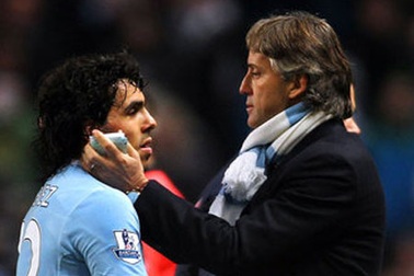 HLV Mancini bất ngờ muốn giữ lại Tevez