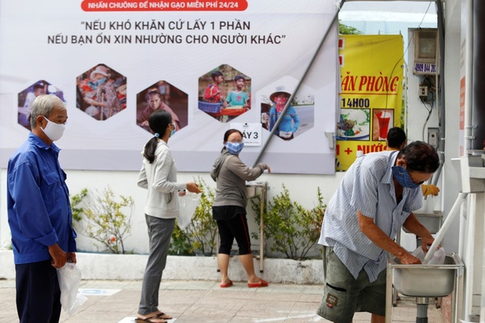 Báo Anh phân tích chiến thuật giúp Việt Nam “đập tan” Covid-19 - 2 Báo Anh phân tích chiến thuật giúp Việt Nam “đập tan” Covid-19 - 2